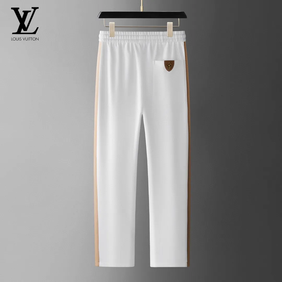 🅿️620 [LV Louis Vuitton] hot-selling suit is coming. Focus on the original version of the official website. 2025 new hot-selling cardigan and sweatshirt suit. The original order is the best. 🇭🇰The meticulous work of top designers. It has a fitting and perfect upper body effect. All-natural high-quality Tencel Roman cotton 100%, close-fitting comfort, noble and elegant! Original hardware embodies elegance and nobility! Counter size: M-4XL (up to 190 pounds)